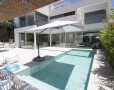 Une luxueuse maison moderne à vendre à Ra'anana.